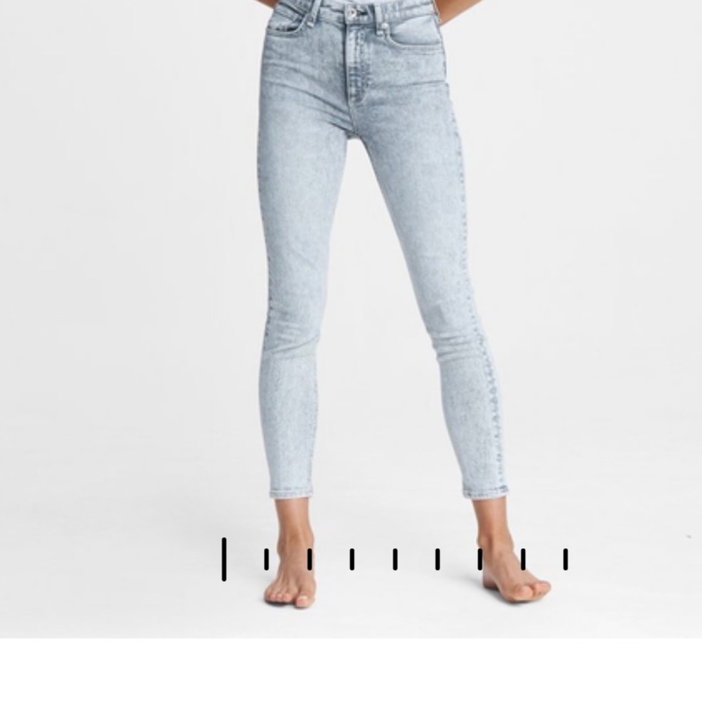 Cate Mid-Rise Skinny - Acid
Slim Fit Ankle Acid Jean SZ 25/ like new